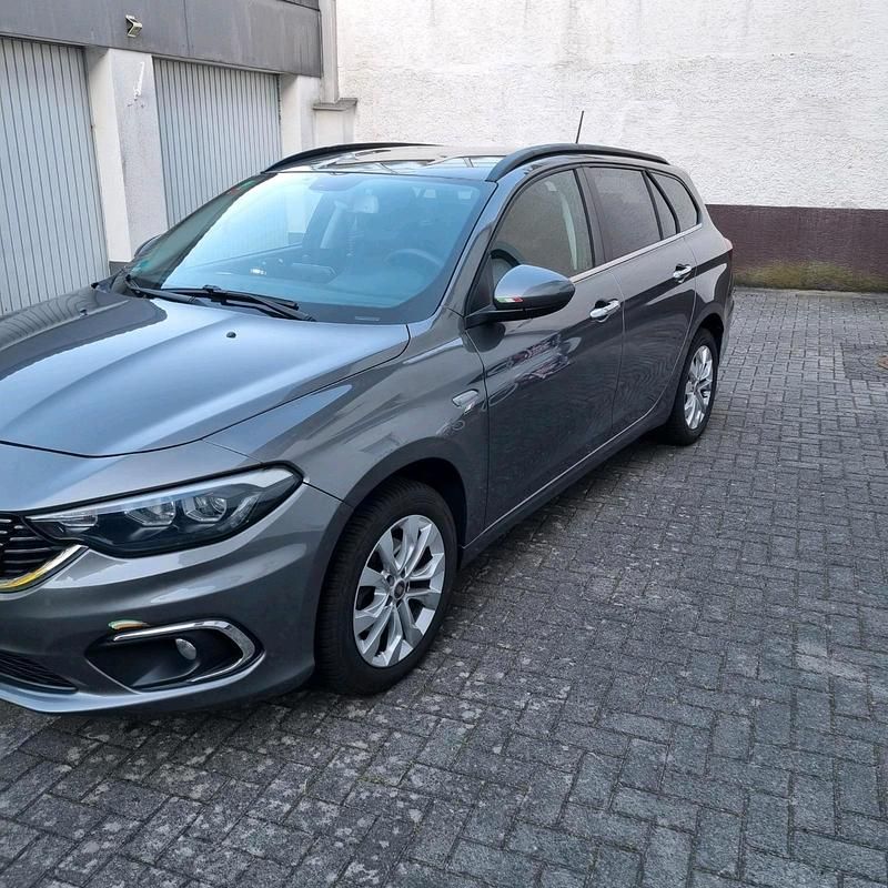 Gebraucht Fiat Tipo Business 120 PS (88 kW) 2020 Grau Kombi
