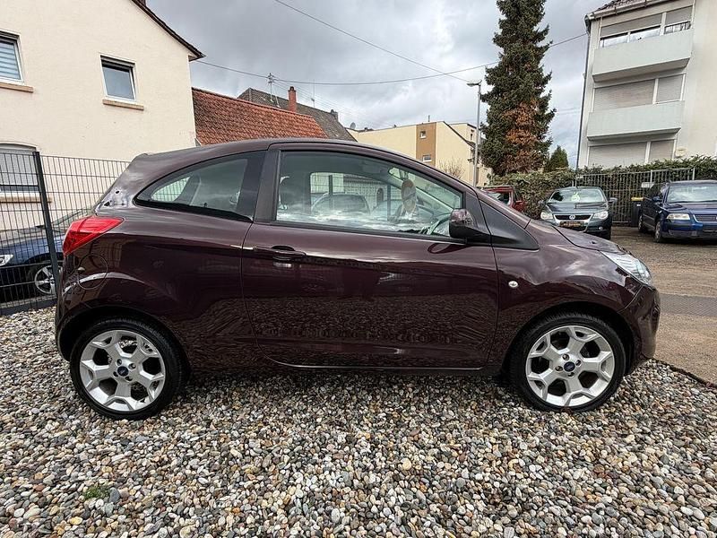 Gebraucht Ford Ka Champions Edition 69 PS (50 kW) 2013 Violet Kleinwagen