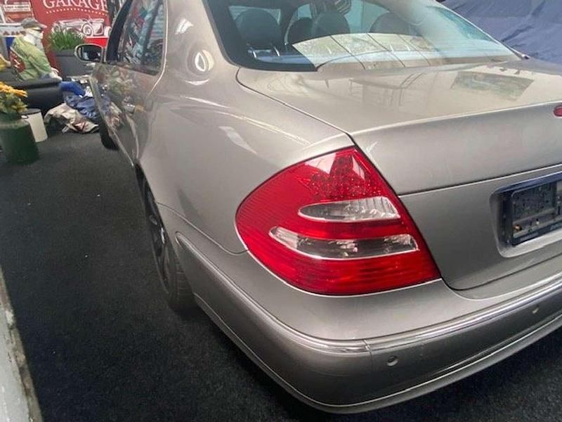 Gebraucht Mercedes E500 306 PS (225 kW) 2004 Cubanitsilber  metallic Limousine