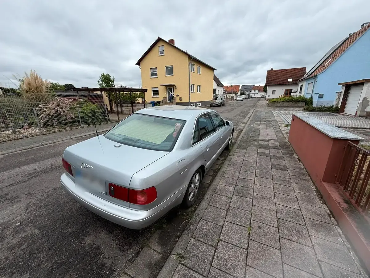 Brugt Audi A8 230 HK (169 kW) 1998 Sølv Sedan