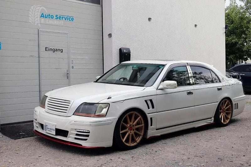 Pearl white metallic Gebraucht 2000 Toyota Crown Limousine | 16.944 € - Bild 1/4