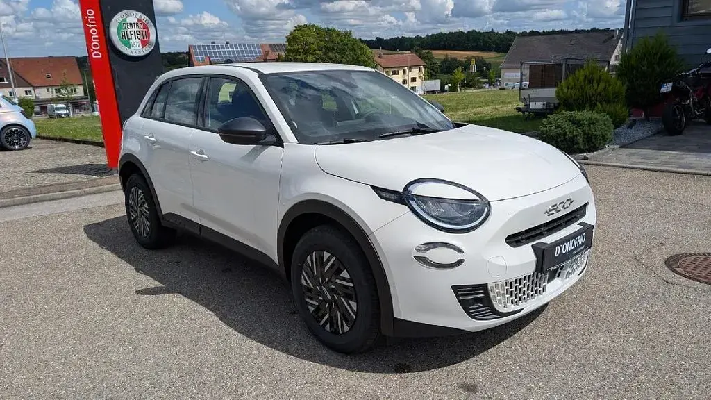 Gebraucht Fiat 600 101 PS (74 kW) 2024 Weiß SUV