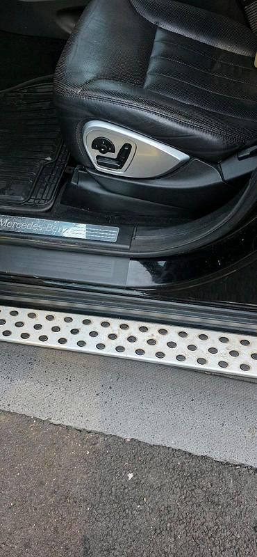 Schwarz Gebraucht 2008 Mercedes ML320 SUV | 11.000 € - Bild 1/4