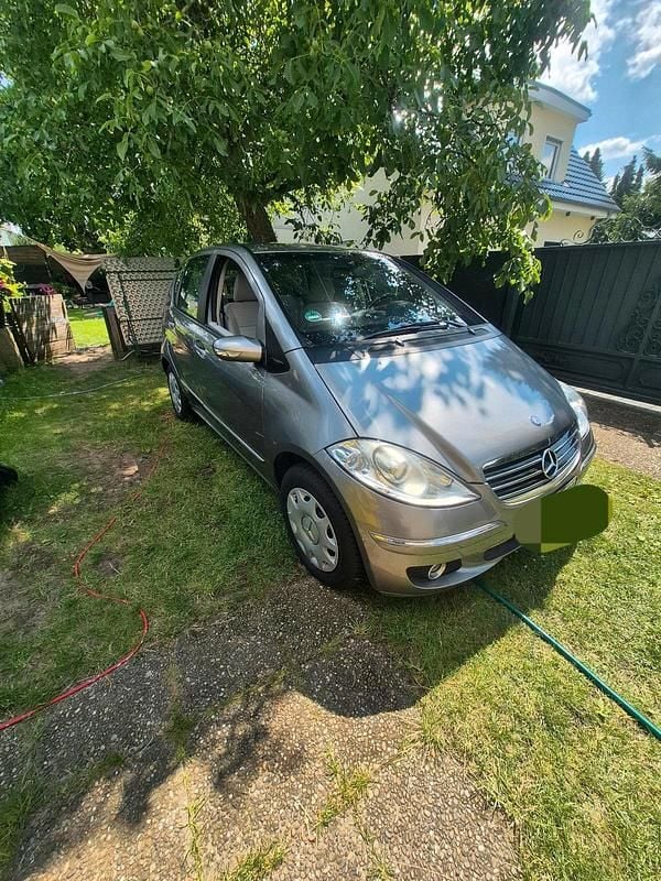 Grau Gebraucht 2005 Mercedes A200 Kleinwagen | 4.250 € (Etwas zu teuer) - Bild 1/4