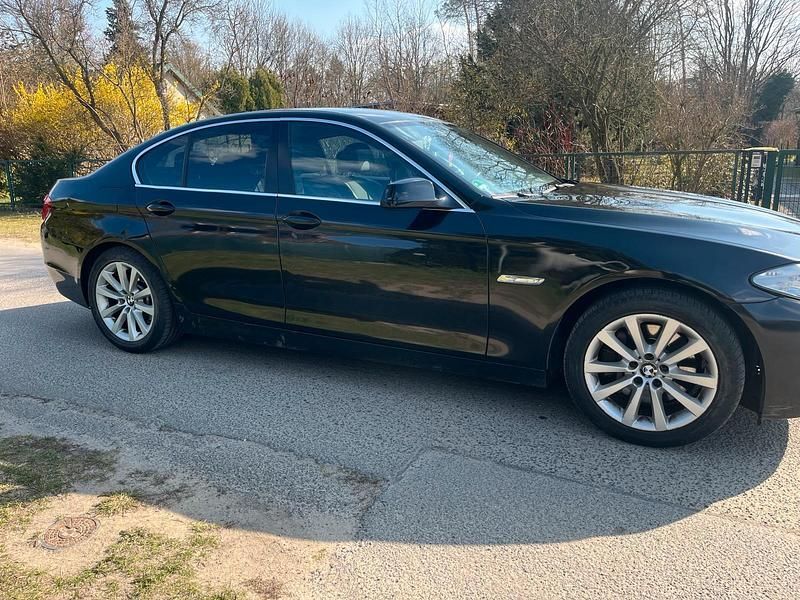 Gebraucht BMW 525 204 PS (150 kW) 2011 Schwarz Limousine
