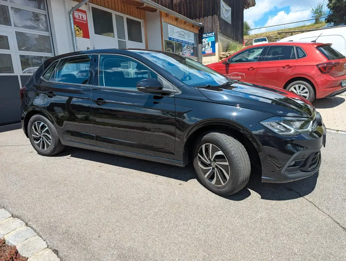Gebraucht VW Polo Life 95 PS (69 kW) 2022 Schwarz Kleinwagen