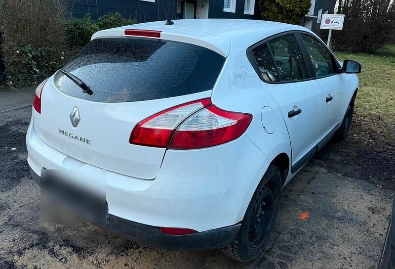 Gebraucht Renault Mégane 110 PS (80 kW) 2011 Weiß Limousine