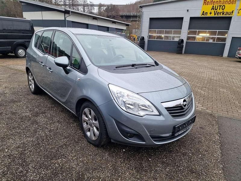 Silbersee/perl silber (m2) Gebraucht 2010 Opel Meriva Edition Van / Kleinbus | 4.990 € (Fairer Preis) - Bild 1/4