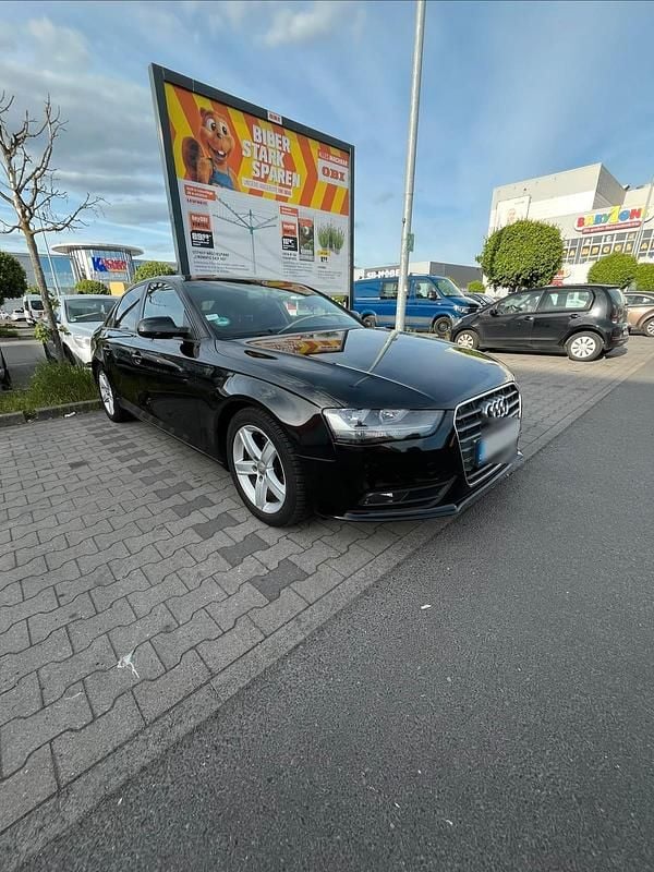 Gebraucht Audi A4 Attraction 120 PS (88 kW) 2012 Schwarz Limousine