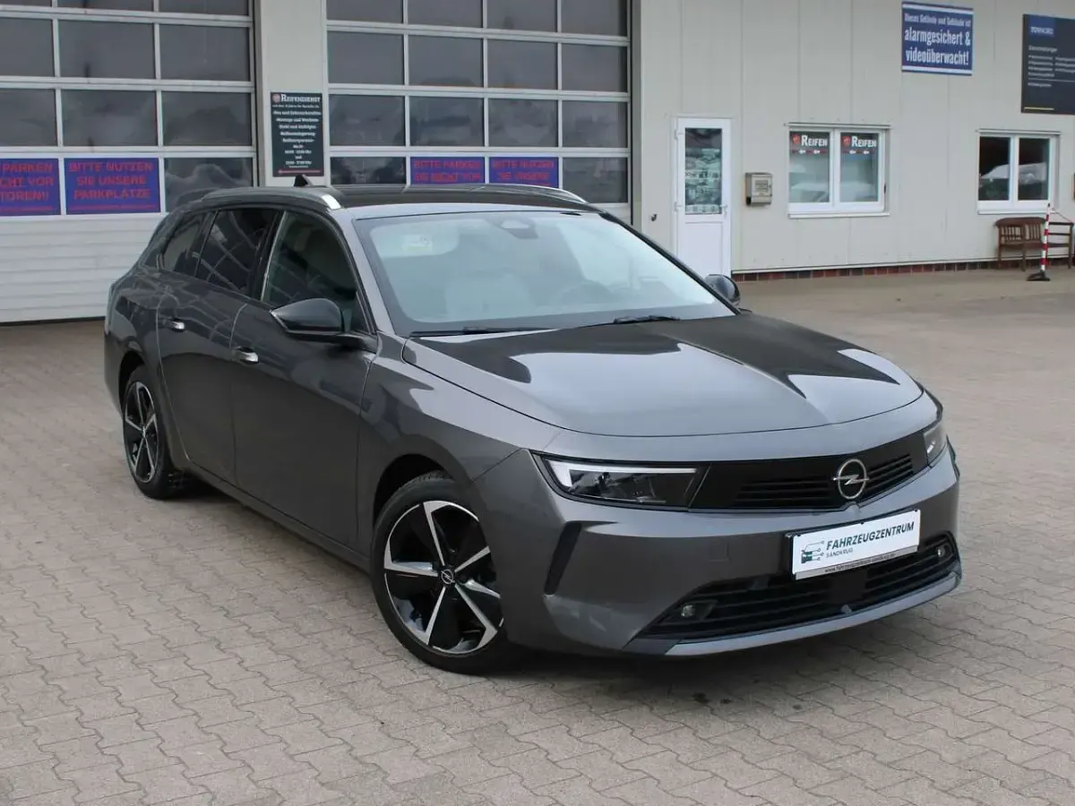 Usata Opel Astra Elegance 131 CV (96 kW) 2024 Grigio Utilitaria