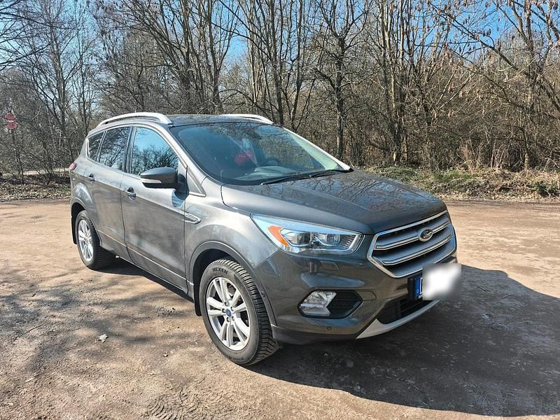 Gebraucht Ford Kuga 150 PS (110 kW) 2017 Grau SUV