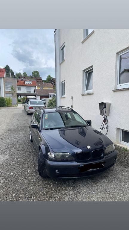 Blau Gebraucht 2003 BMW 320 Kombi | 1.999 € (Superpreis) - Bild 1/4