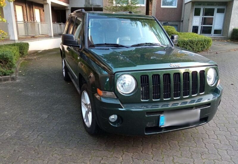 Grün Gebraucht 2010 Jeep Patriot SUV | 6.750 € - Bild 1/4