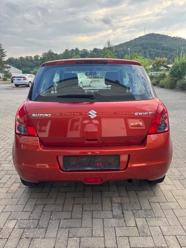 Gebraucht Suzuki Swift 92 PS (67 kW) 2010 Orange Kleinwagen
