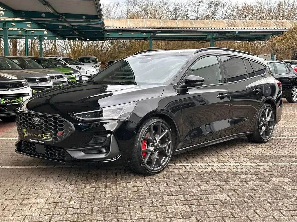 Gebraucht Ford Focus ST 280 PS (205 kW) 2023 Obsidianschwarz (metallic) Kombi