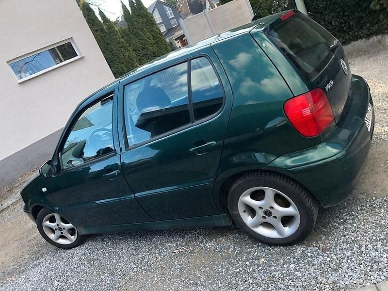 Gebraucht VW Polo Basis 60 PS (44 kW) 2001 Grün Limousine