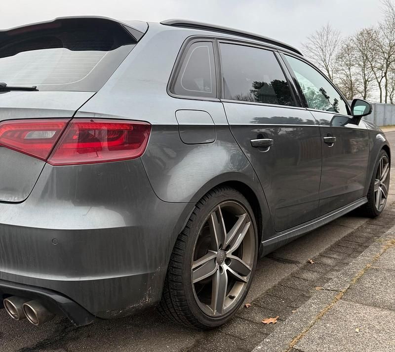 Gebraucht Audi A3 S-Line 184 PS (135 kW) 2015 Andere farben Limousine