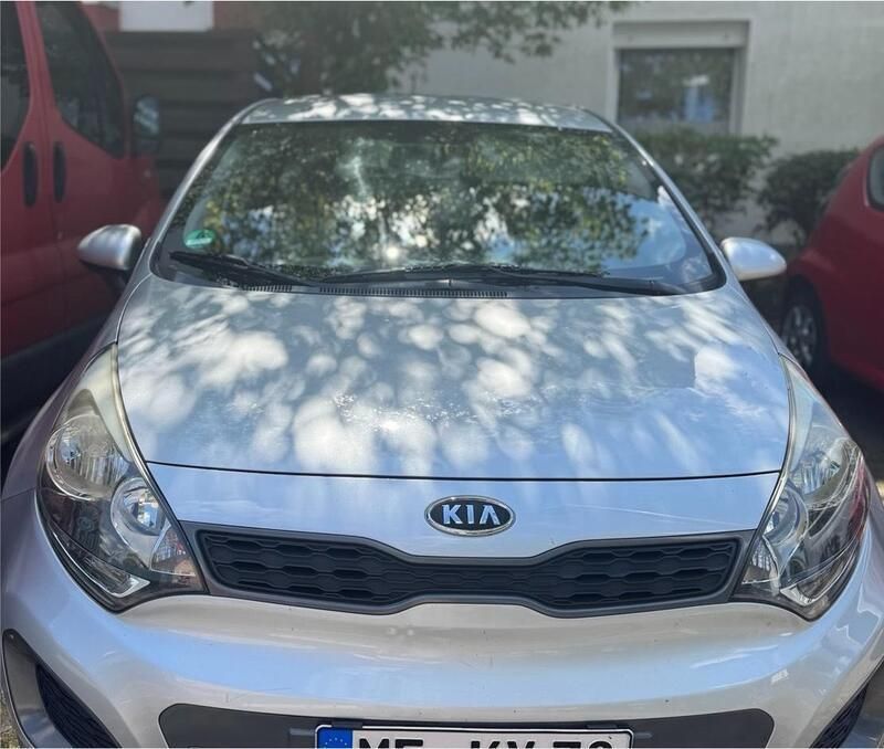 Silber Gebraucht 2011 Kia Rio Kleinwagen | 4.500 € - Bild 1/4