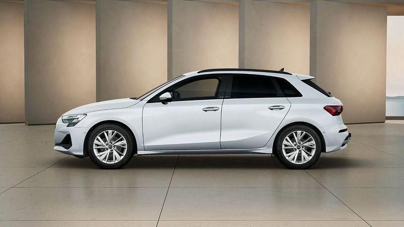 Gebraucht Audi A3 Ambiente 116 PS (85 kW) 2025 Gletscherweiss Limousine