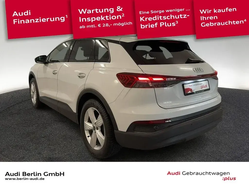 Gebraucht Audi Q4 e-tron Comfort 150 kW (204 PS) 2023 Gletscherweiß metallic SUV
