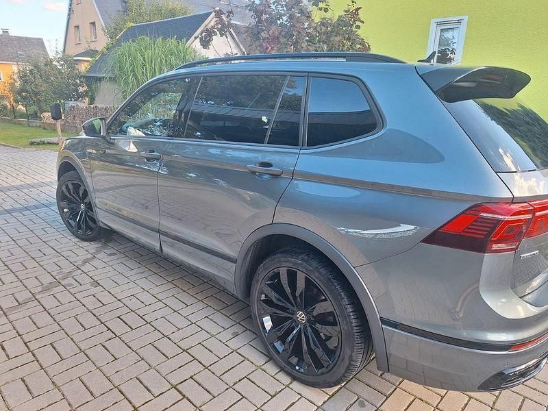 Gebraucht VW Tiguan Allspace 190 PS (139 kW) 2022 Grau SUV