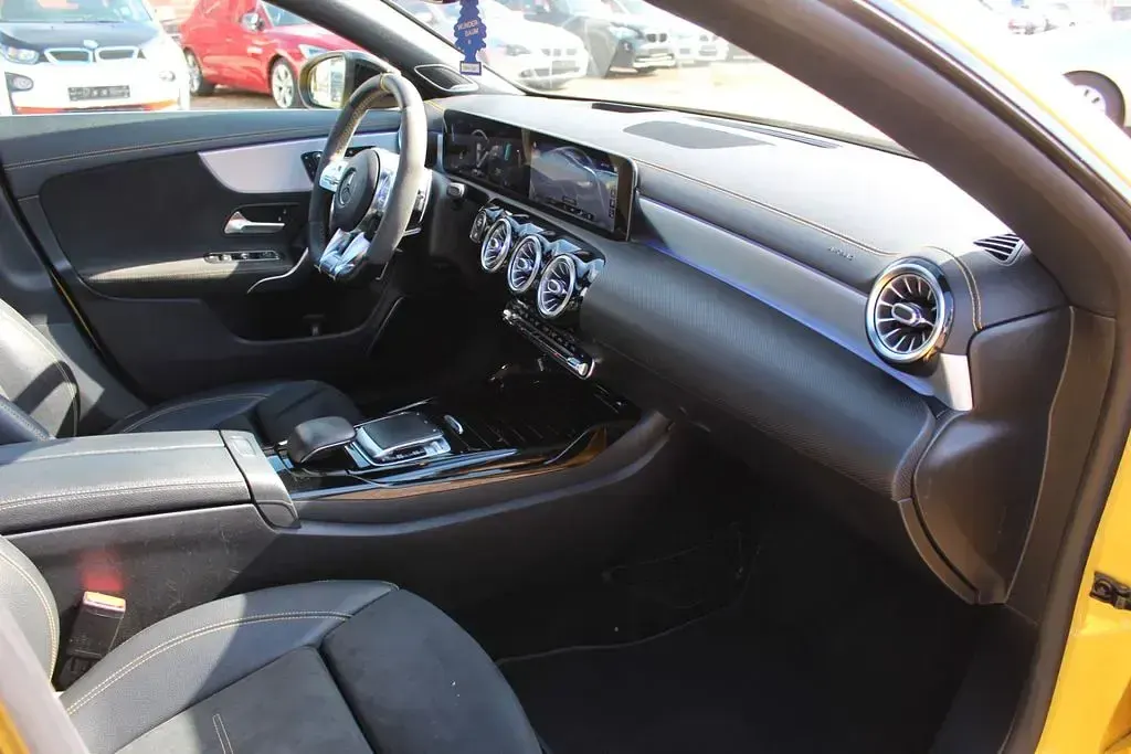 Gebraucht Mercedes CLA45 AMG AMG 421 PS (309 kW) 2020 Gelb Limousine