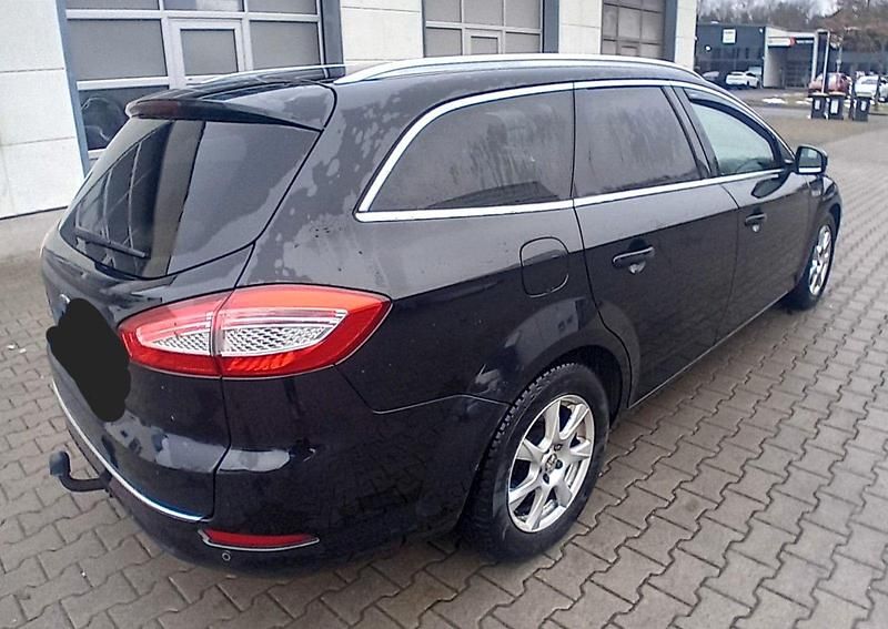 Gebraucht Ford Mondeo Titanium 163 PS (119 kW) 2014 Schwarz Kombi