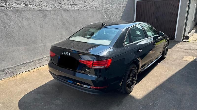 Używany Audi A4 150 KM (110 kW) 2016 Czarny Sedan/Limuzyna
