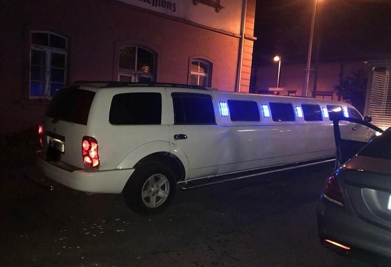 Weiß Gebraucht 2005 Dodge Durango SUV | 9.900 € (Fairer Preis) - Bild 1/4