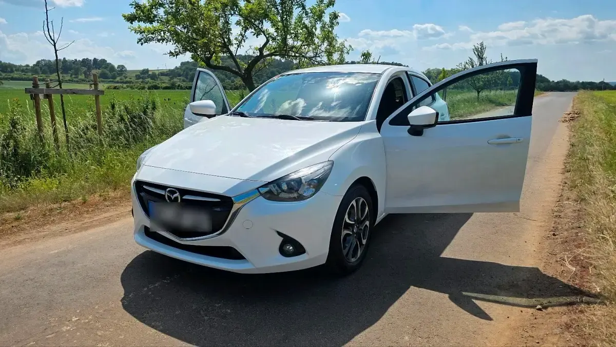 Gebraucht Mazda 2 90 PS (66 kW) 2017 Weiß Kleinwagen