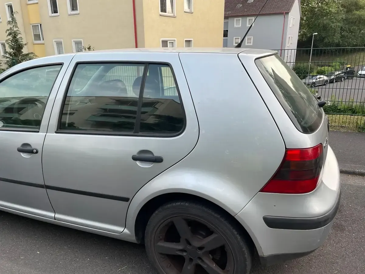 Gebraucht VW Golf IV 75 PS (55 kW) 2001 Silber Kleinwagen