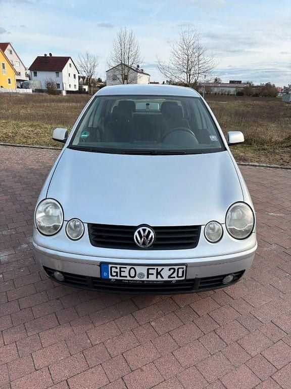 Gebraucht VW Polo 64 PS (47 kW) 2002 Silber Limousine