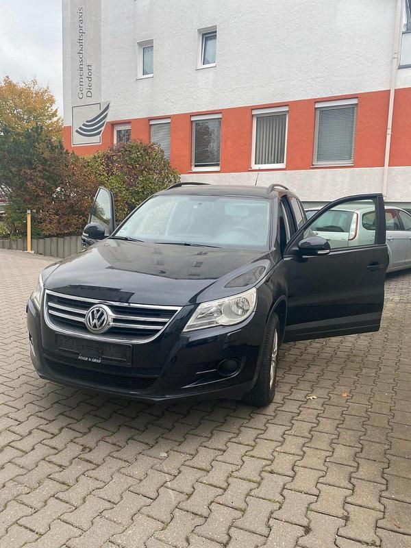 Gebraucht VW Tiguan 122 PS (89 kW) 2010 Schwarz SUV