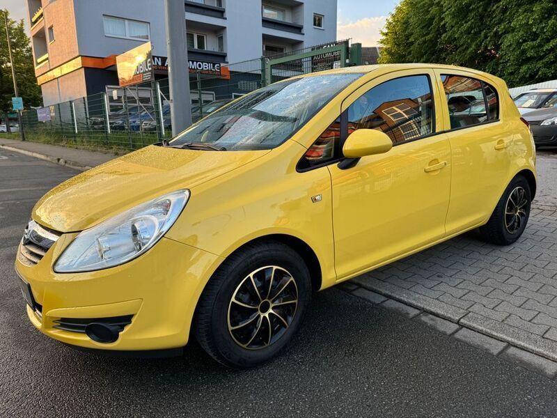 Gelb Gebraucht 2008 Opel Corsa Edition Limousine | 3.990 € (Teuer) - Bild 1/4