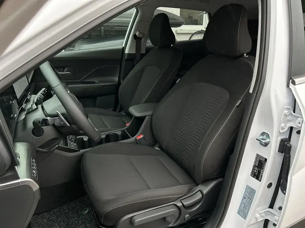Gebraucht Hyundai Kona Trend 139 PS (102 kW) 2025 Weiß SUV