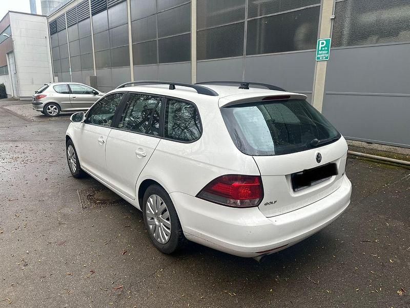 Gebraucht VW Golf VI 105 PS (77 kW) 2011 Weiß Kleinwagen