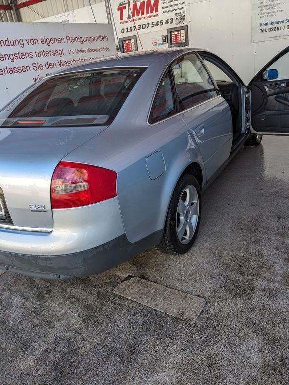 Silber Gebraucht 1997 Audi A6 Limousine | 1.300 € - Bild 1/4