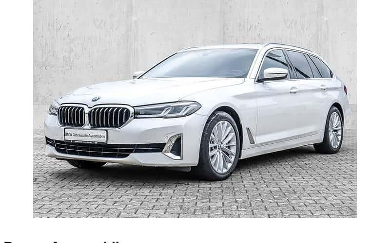 Weiß Gebraucht 2022 BMW 540 Luxury Line Kombi | 44.800 € (Guter Preis) - Bild 1/4