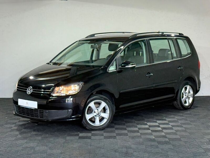Schwarz Gebraucht 2011 VW Touran Trendline Van / Kleinbus | 6.499 € (Fairer Preis) - Bild 1/4