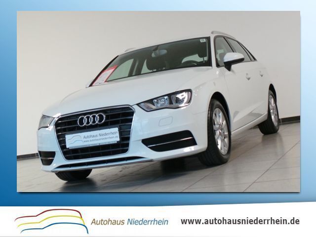Gebraucht Audi A3 Sportback Attraction 150 PS (110 kW) 2014 Weiß metallic Kleinwagen