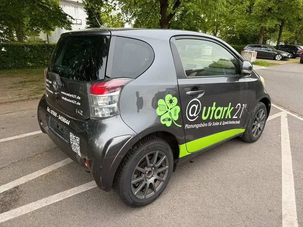 Gebraucht Toyota iQ 68 PS (50 kW) 2011 Grau Kleinwagen