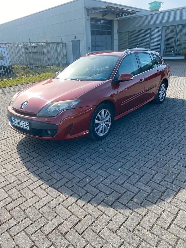 Rot Gebraucht 2011 Renault Laguna III Kombi | 2.900 € (Superpreis) - Bild 1/4
