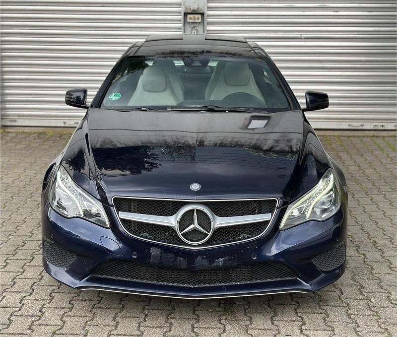 Blau Gebraucht 2013 Mercedes E250 Avantgarde Coupé | 12.750 € (Etwas zu teuer) - Bild 1/4