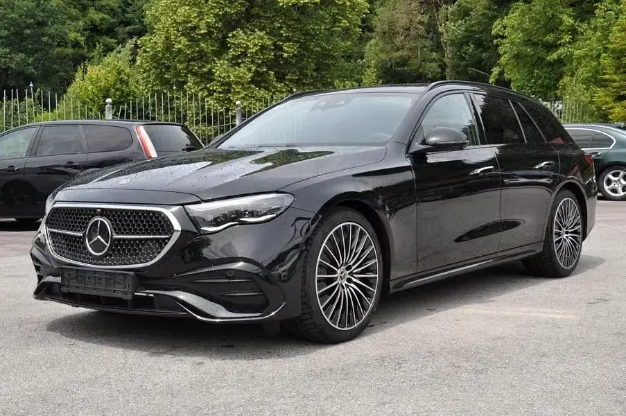 Gebraucht Mercedes E220 Advanced Plus 197 PS (144 kW) 2026 Schwarz Limousine