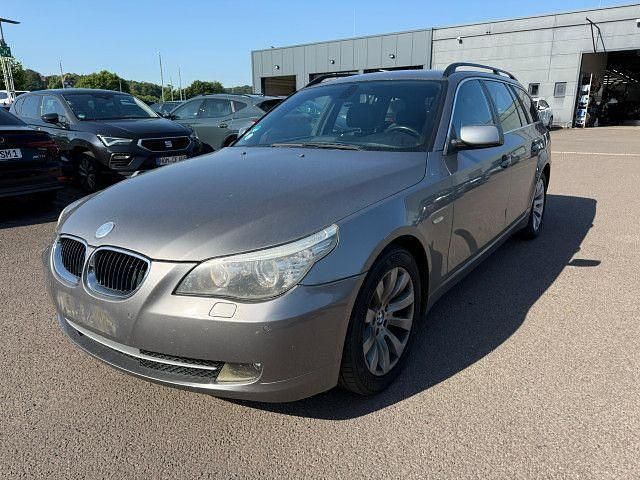 Grau Gebraucht 2012 BMW 520 Sport Line Kombi | 3.960 € (Fairer Preis) - Bild 1/4