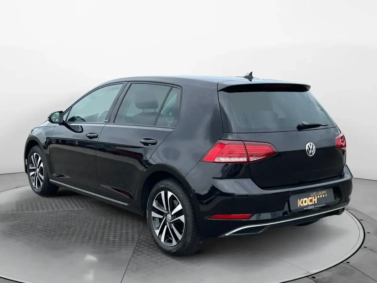 Gebraucht VW Golf VII IQ Drive 150 PS (110 kW) 2019 Deep black perleffekt Limousine