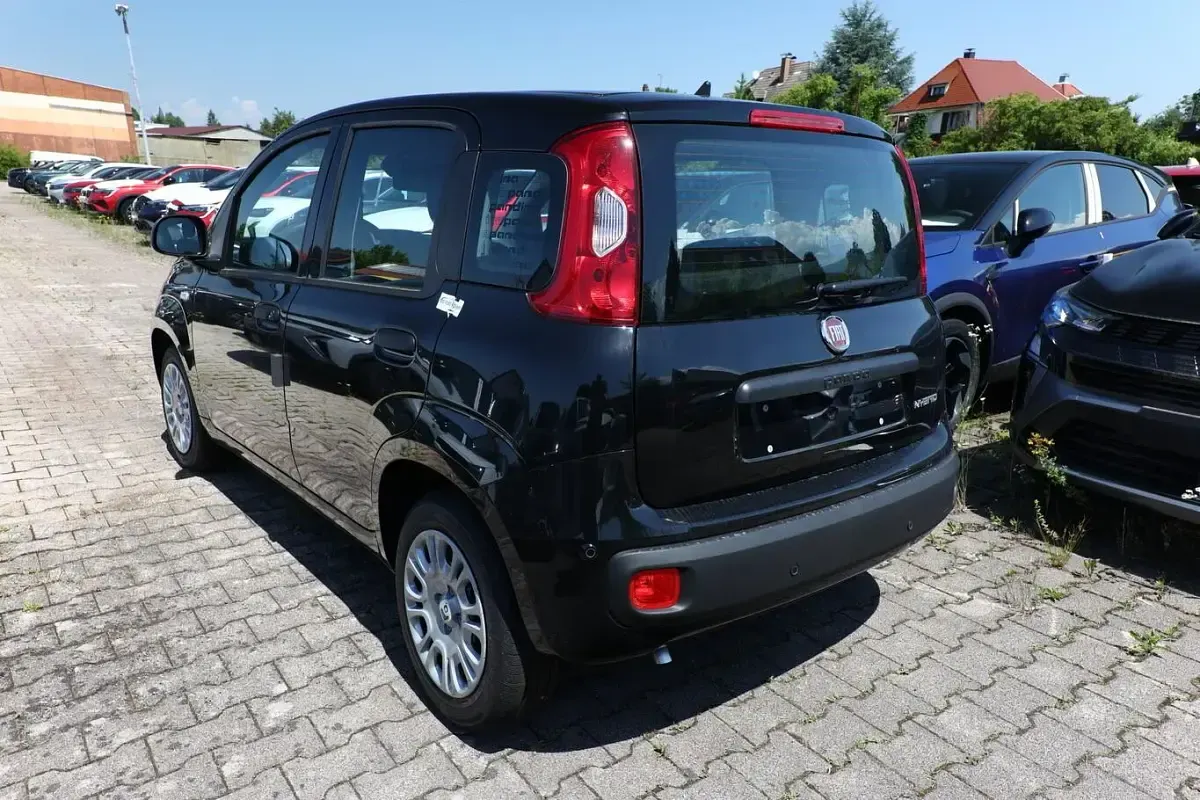 Neu Fiat Panda Pop 65 PS (47 kW) 2026 Cinema schwarz Kleinwagen
