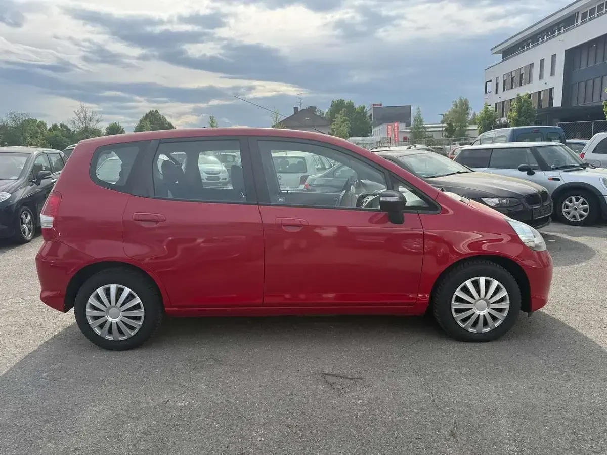 Usata Honda Jazz LS 83 CV (61 kW) 2005 Rosso Utilitaria