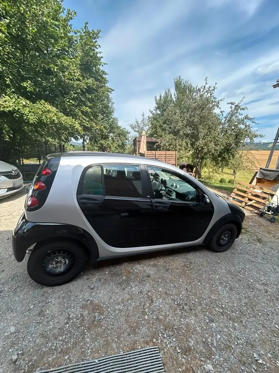 Second-hand Smart ForFour 74 CP (54 kW) 2005 Negru Hatchback