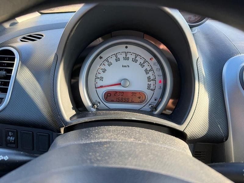 Gebraucht Opel Agila 94 PS (69 kW) 2012 Silber Kleinwagen